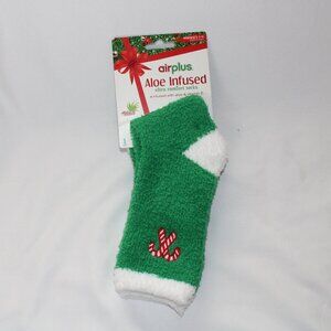 Airplus Green White Aloe Infused Fuzzy Socks Candy Cane NEW Womens Size 5-11